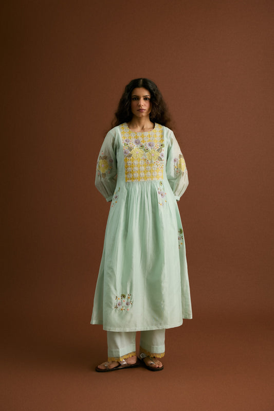 Avia Kurta Set