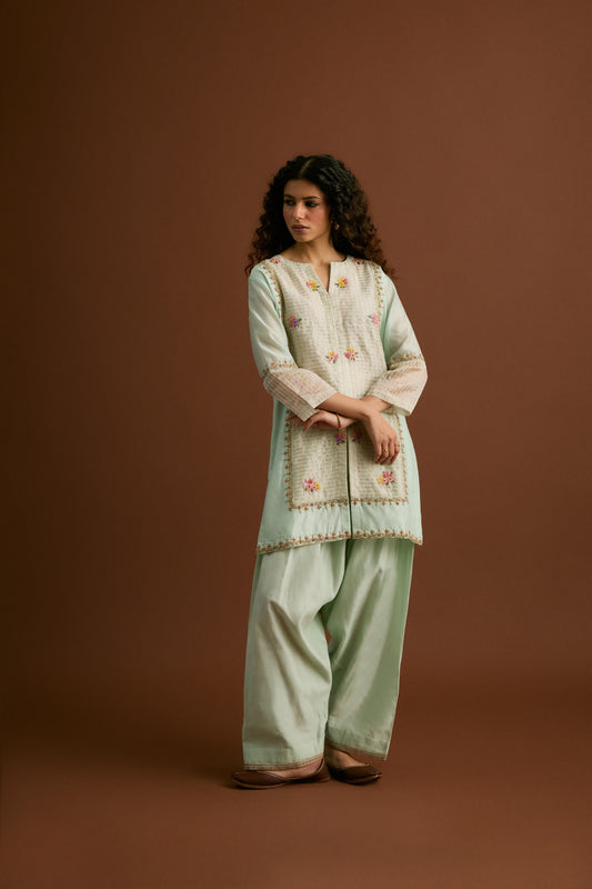Arisa Kurta Set